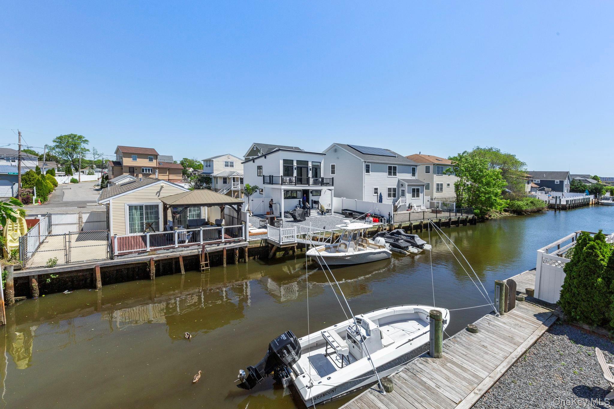 Single Family Clubhouse  Nassau County, NY 11710, MLS-981048-22