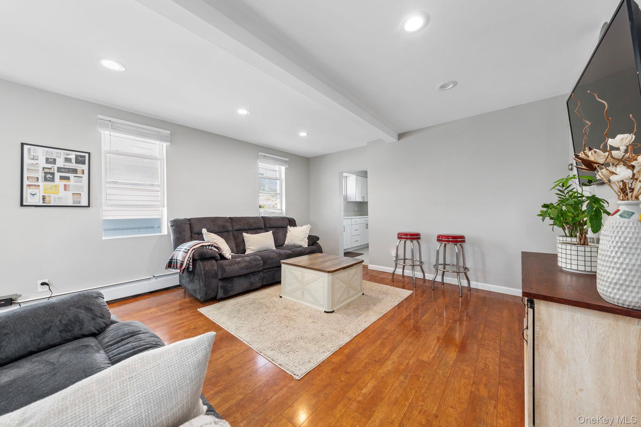 Single Family Clubhouse  Nassau County, NY 11710, MLS-981048-3