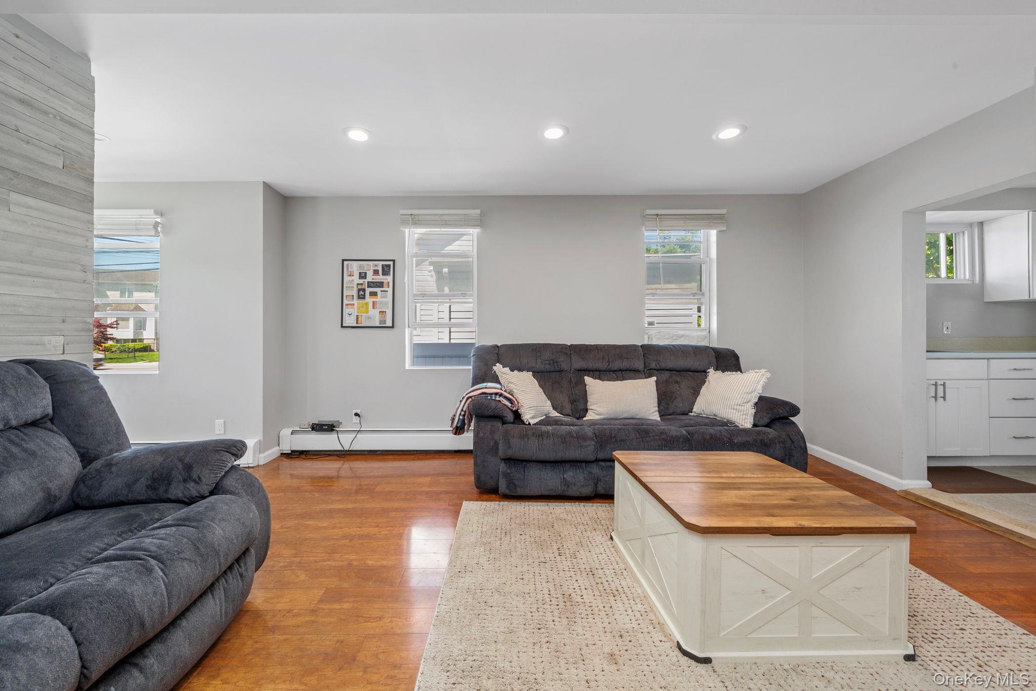 Single Family Clubhouse  Nassau County, NY 11710, MLS-981048-4