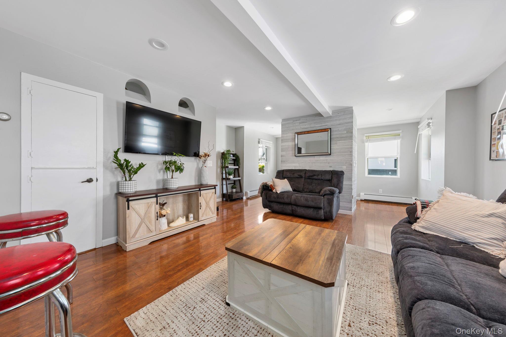 Single Family Clubhouse  Nassau County, NY 11710, MLS-981048-5