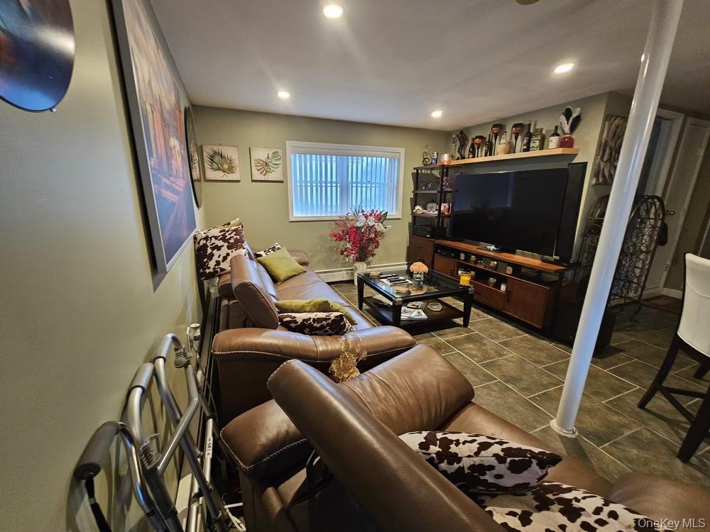 Single Family Ireland  Suffolk County, NY 11726, MLS-981084-10
