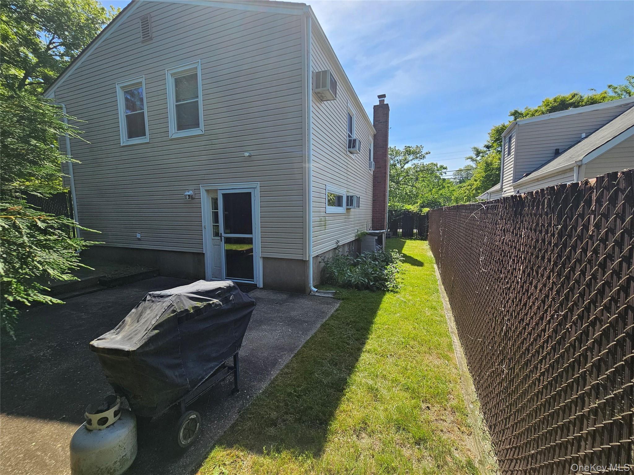 Single Family Ireland Place  Suffolk County, NY 11726, MLS-981084-18