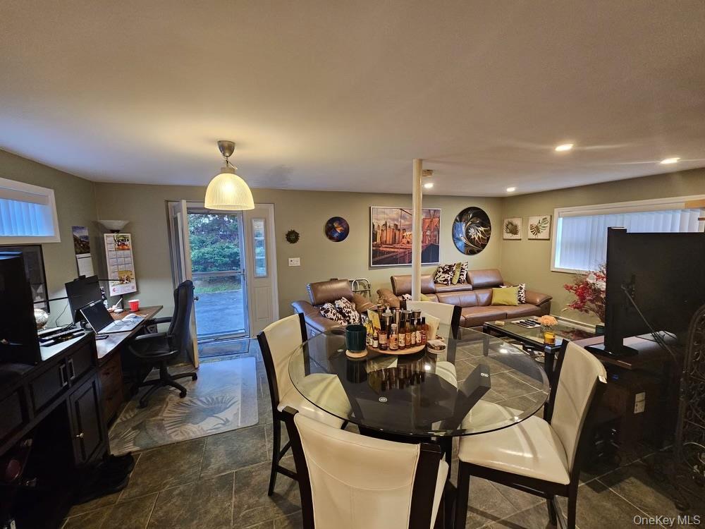 Single Family Ireland  Suffolk County, NY 11726, MLS-981084-4