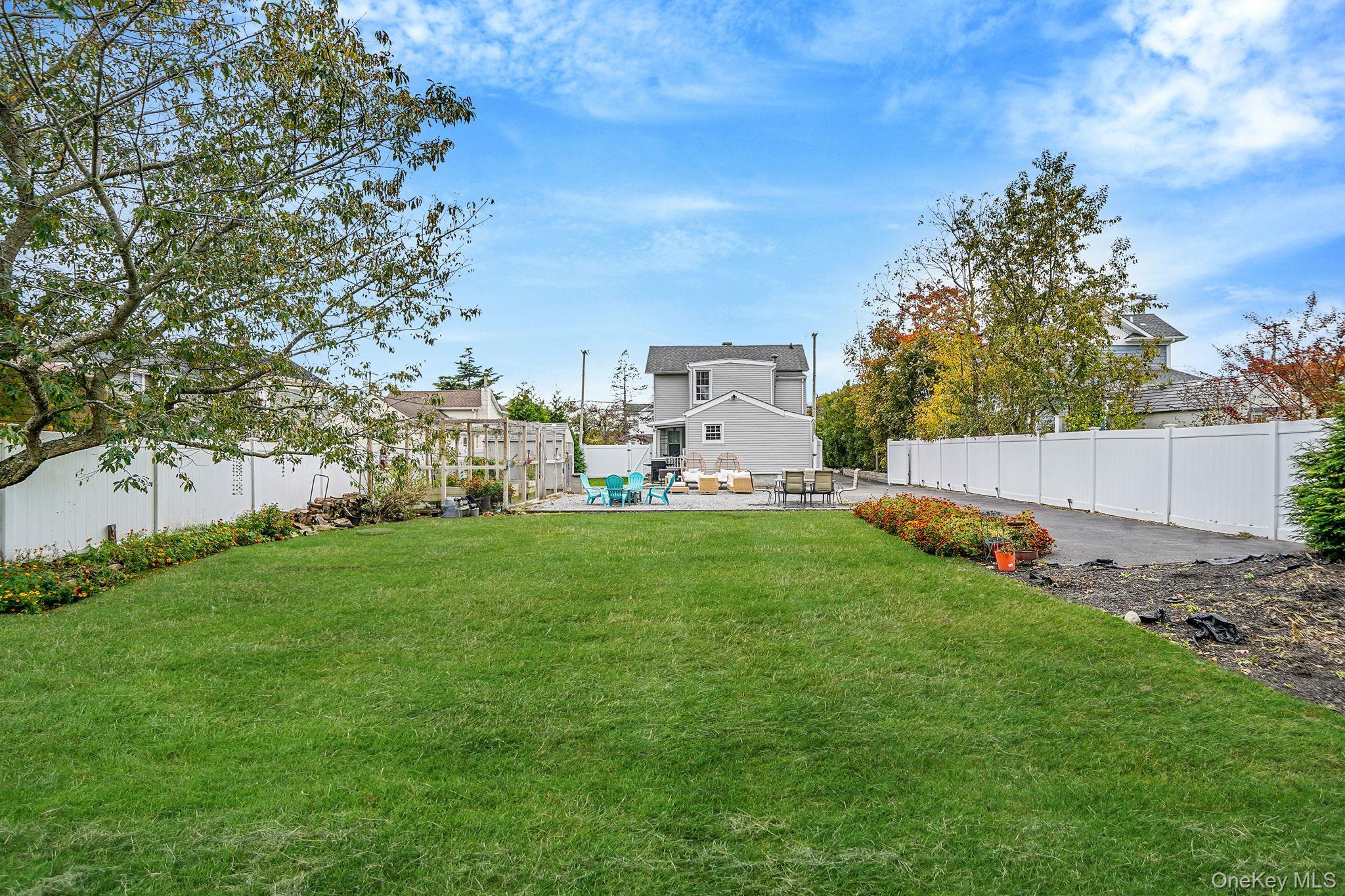 Single Family Maple  Suffolk County, NY 11772, MLS-981106-24