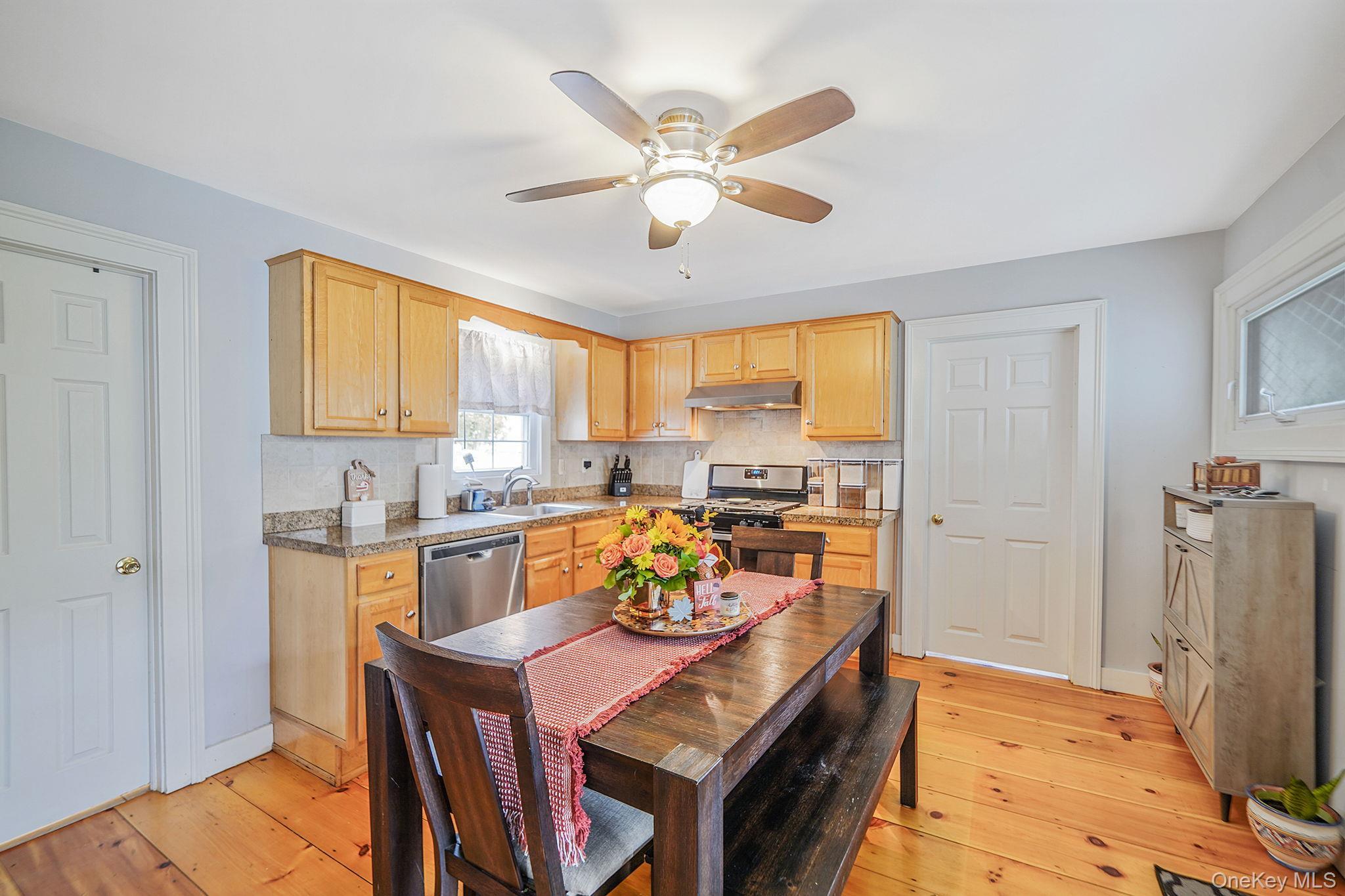 Single Family Maple  Suffolk County, NY 11772, MLS-981106-6