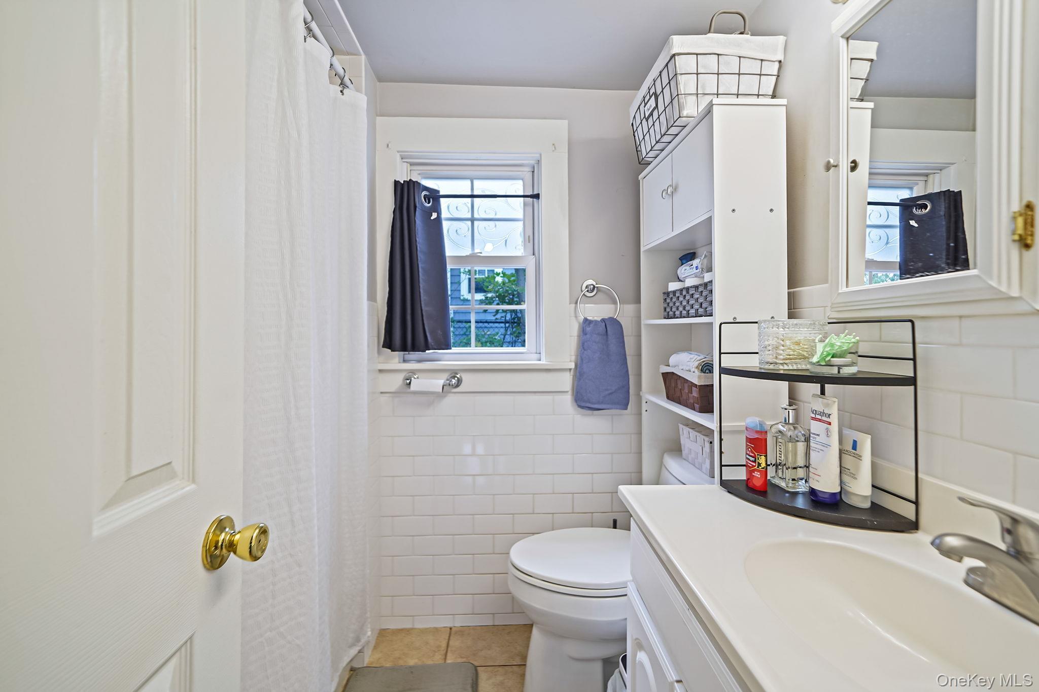 Single Family Maple  Suffolk County, NY 11772, MLS-981106-8