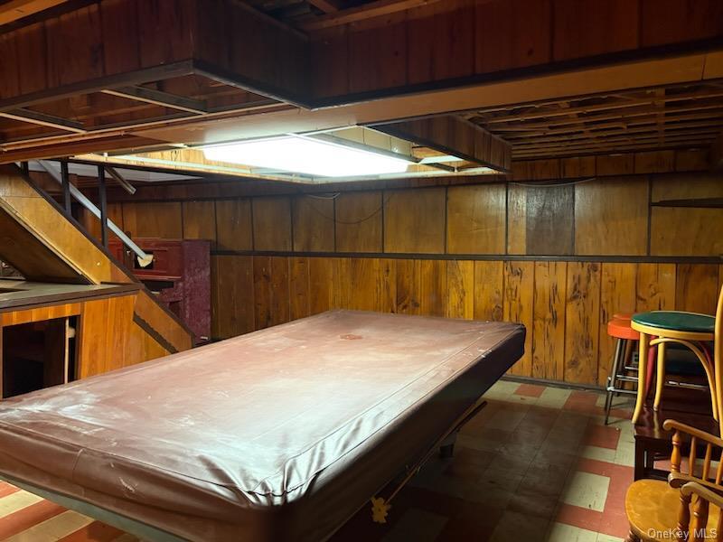 Single Family Old Country  Suffolk County, NY 11729, MLS-981111-10