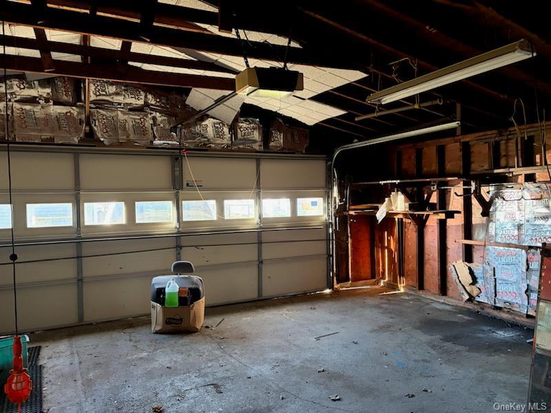 Single Family Old Country  Suffolk County, NY 11729, MLS-981111-19