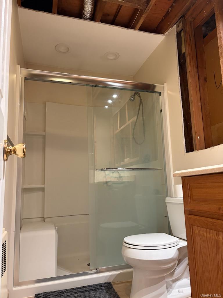 Single Family Old Country  Suffolk County, NY 11729, MLS-981111-4