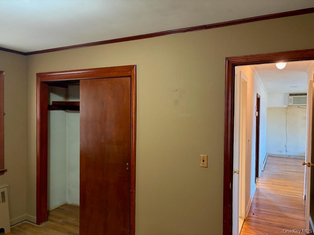 Single Family Old Country  Suffolk County, NY 11729, MLS-981111-6