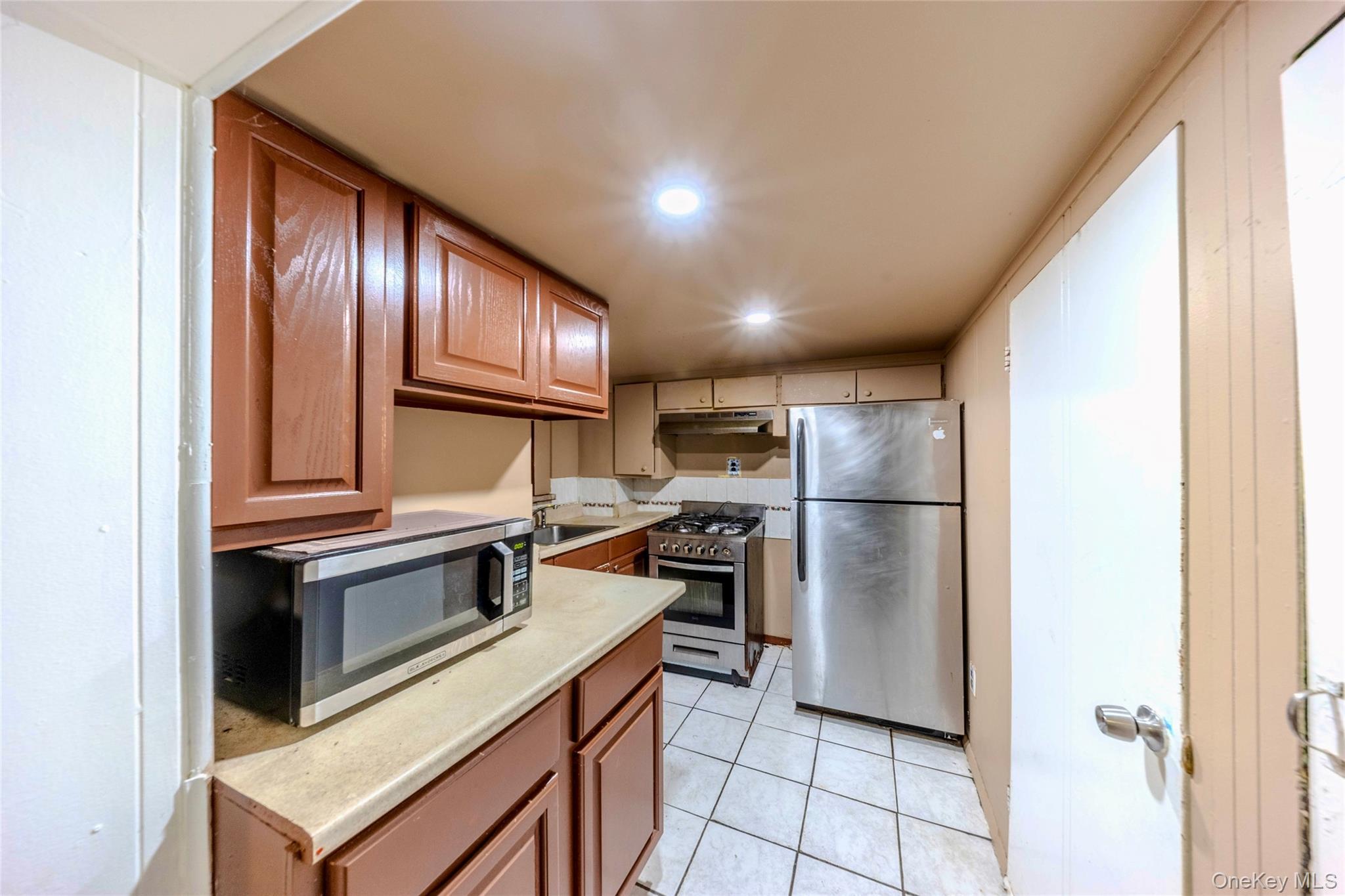 Single Family Glover  Bronx, NY 10462, MLS-981119-26