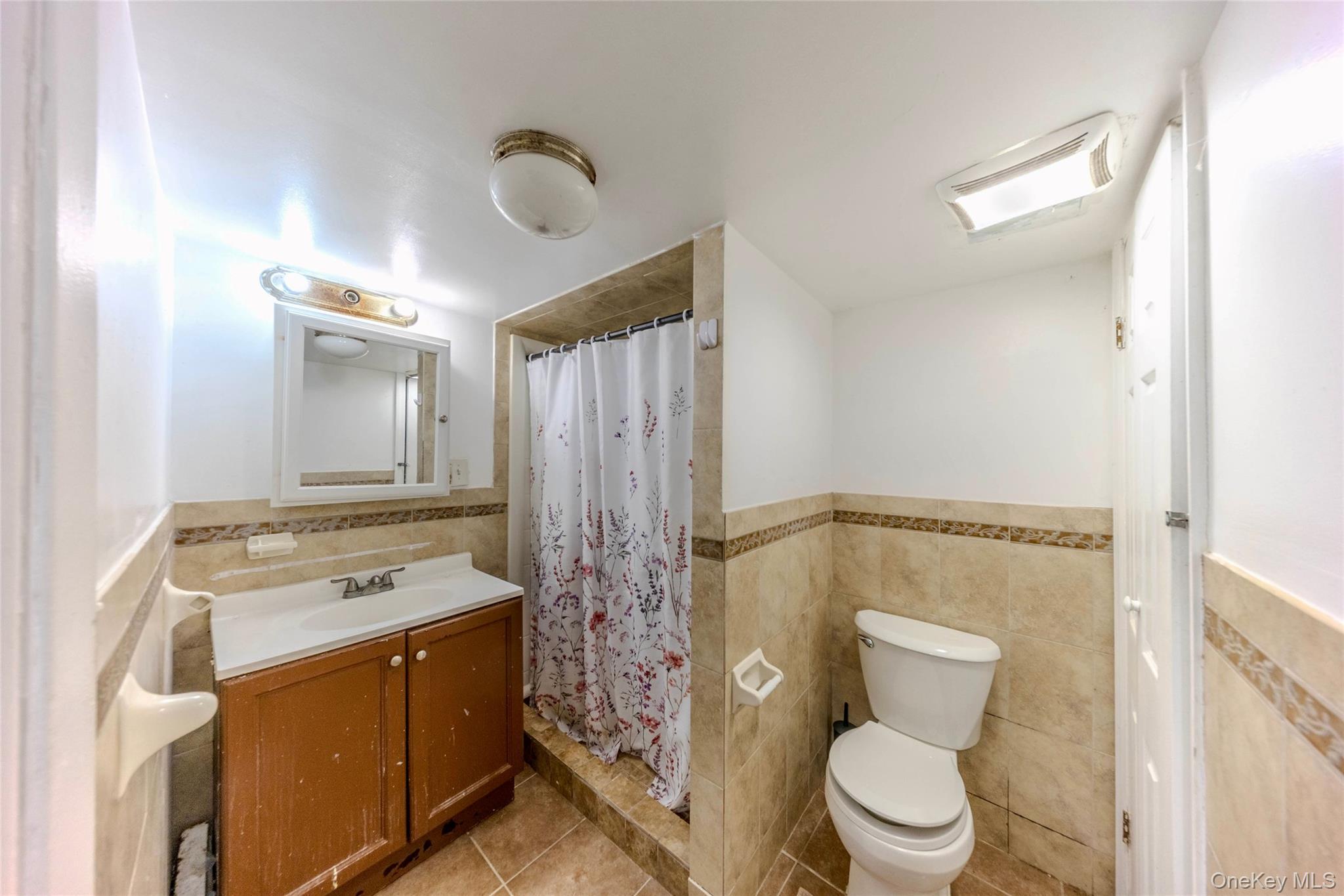 Single Family Glover  Bronx, NY 10462, MLS-981119-27