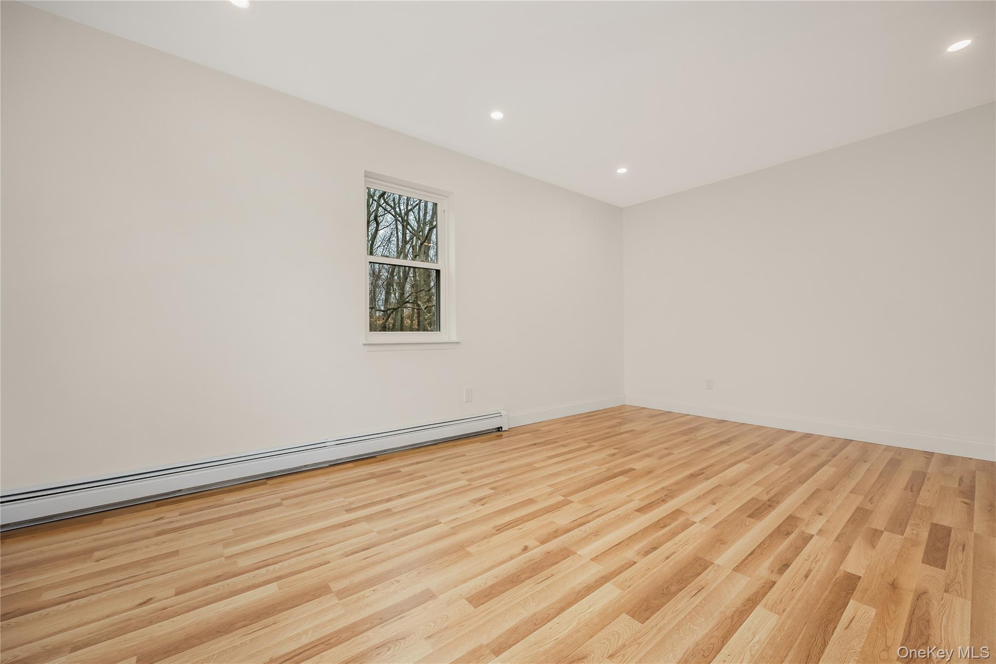 Single Family Buckskin  Suffolk County, NY 11901, MLS-981123-15