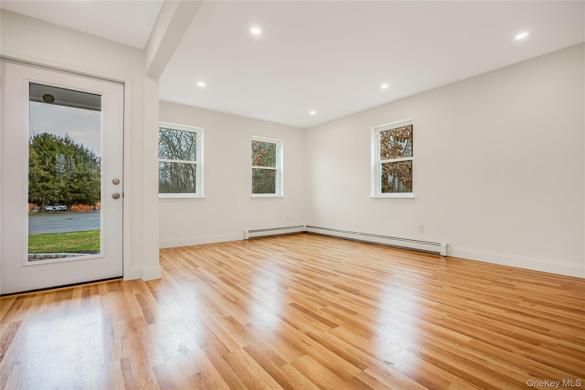 Single Family Buckskin  Suffolk County, NY 11901, MLS-981123-5