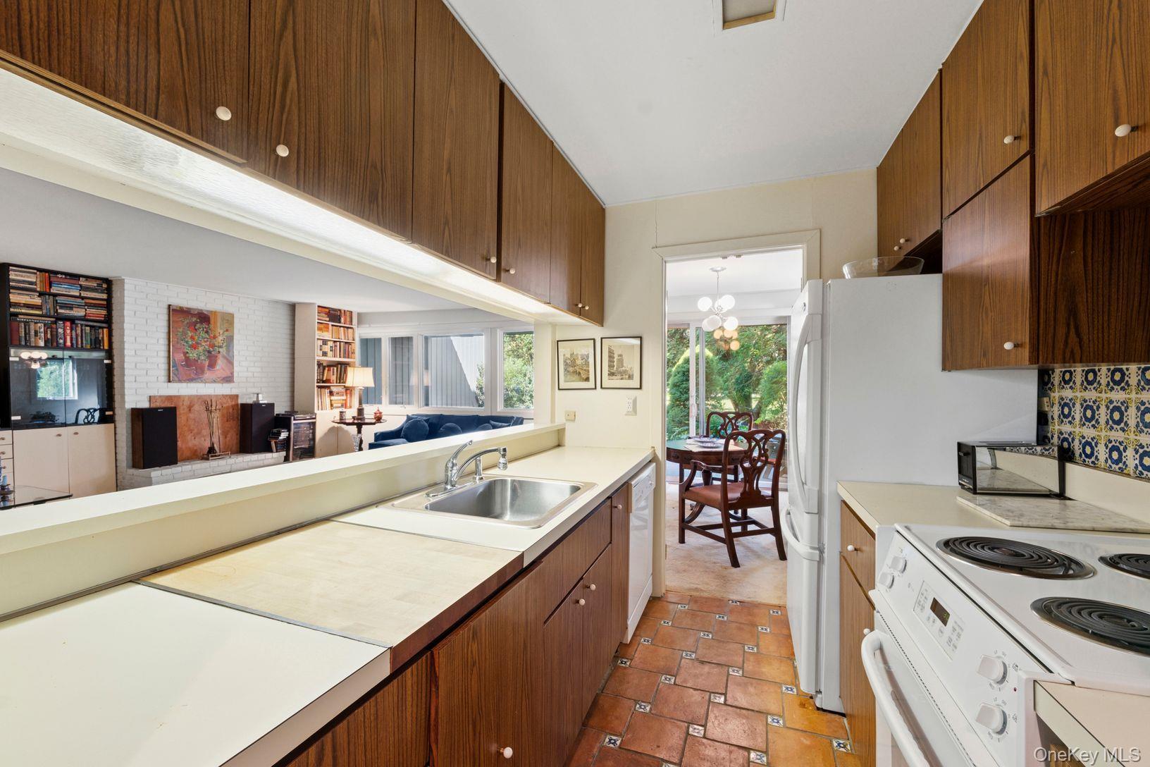 Single Family Montauk Highway Suffolk County, NY 11930, MLS-981126-4