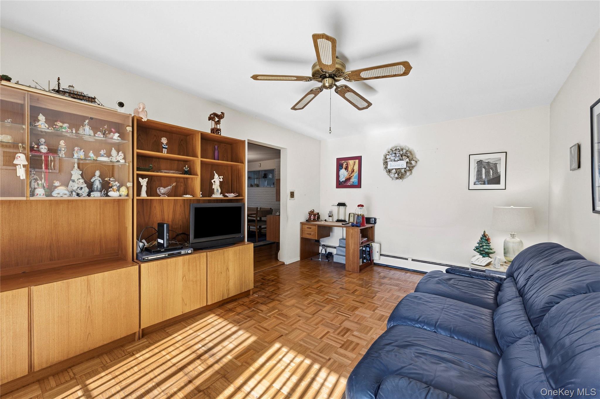 Single Family Link  Nassau County, NY 11801, MLS-981127-20