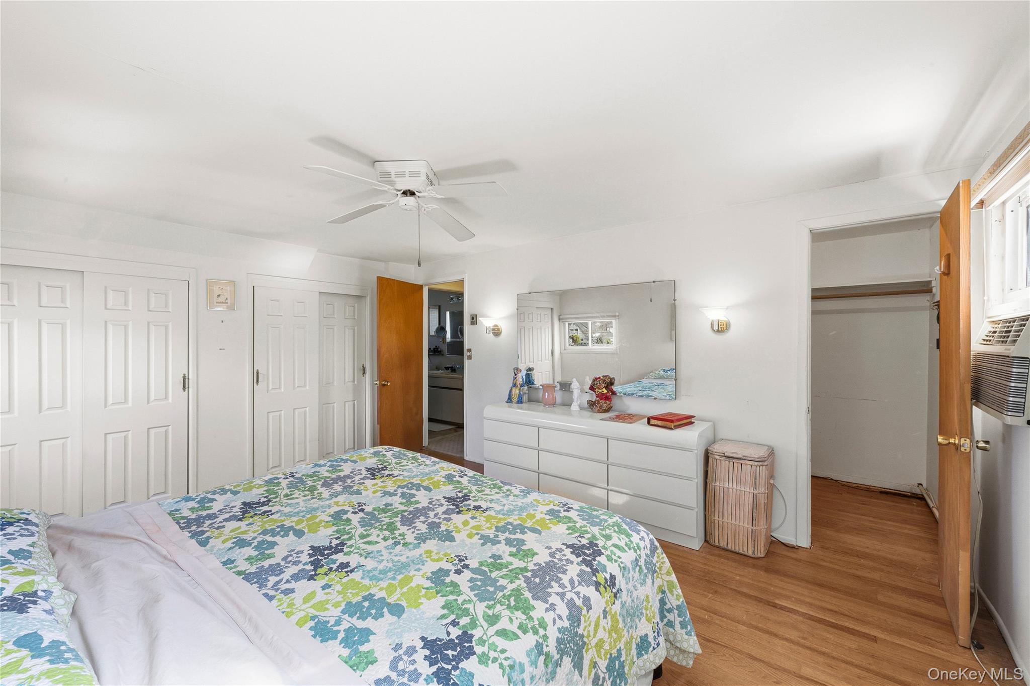 Single Family Link  Nassau County, NY 11801, MLS-981127-25