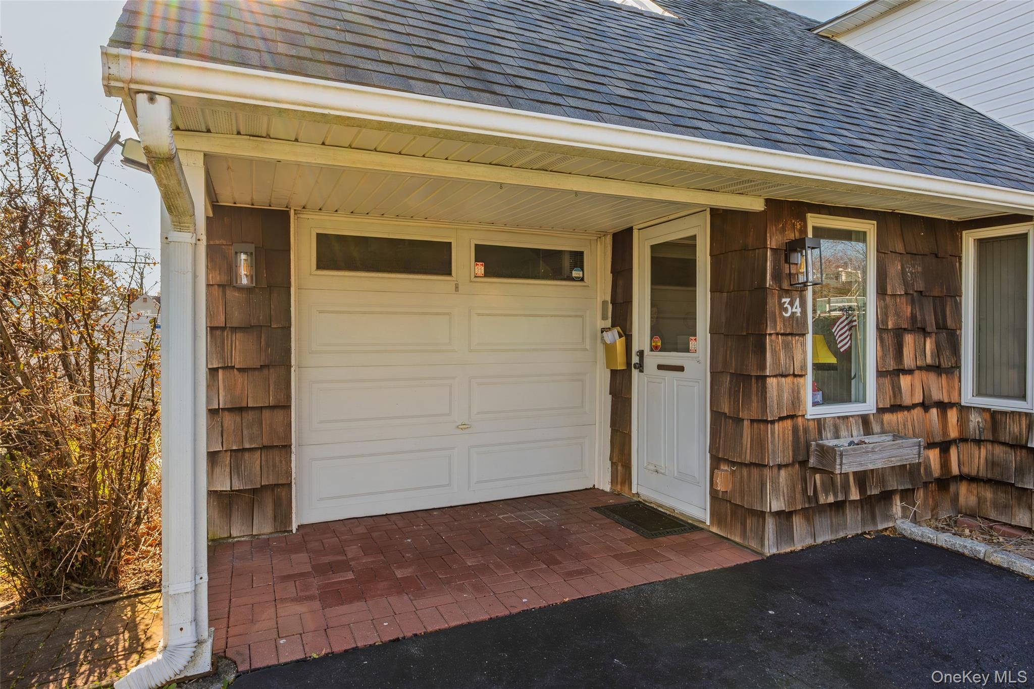 Single Family Link  Nassau County, NY 11801, MLS-981127-3