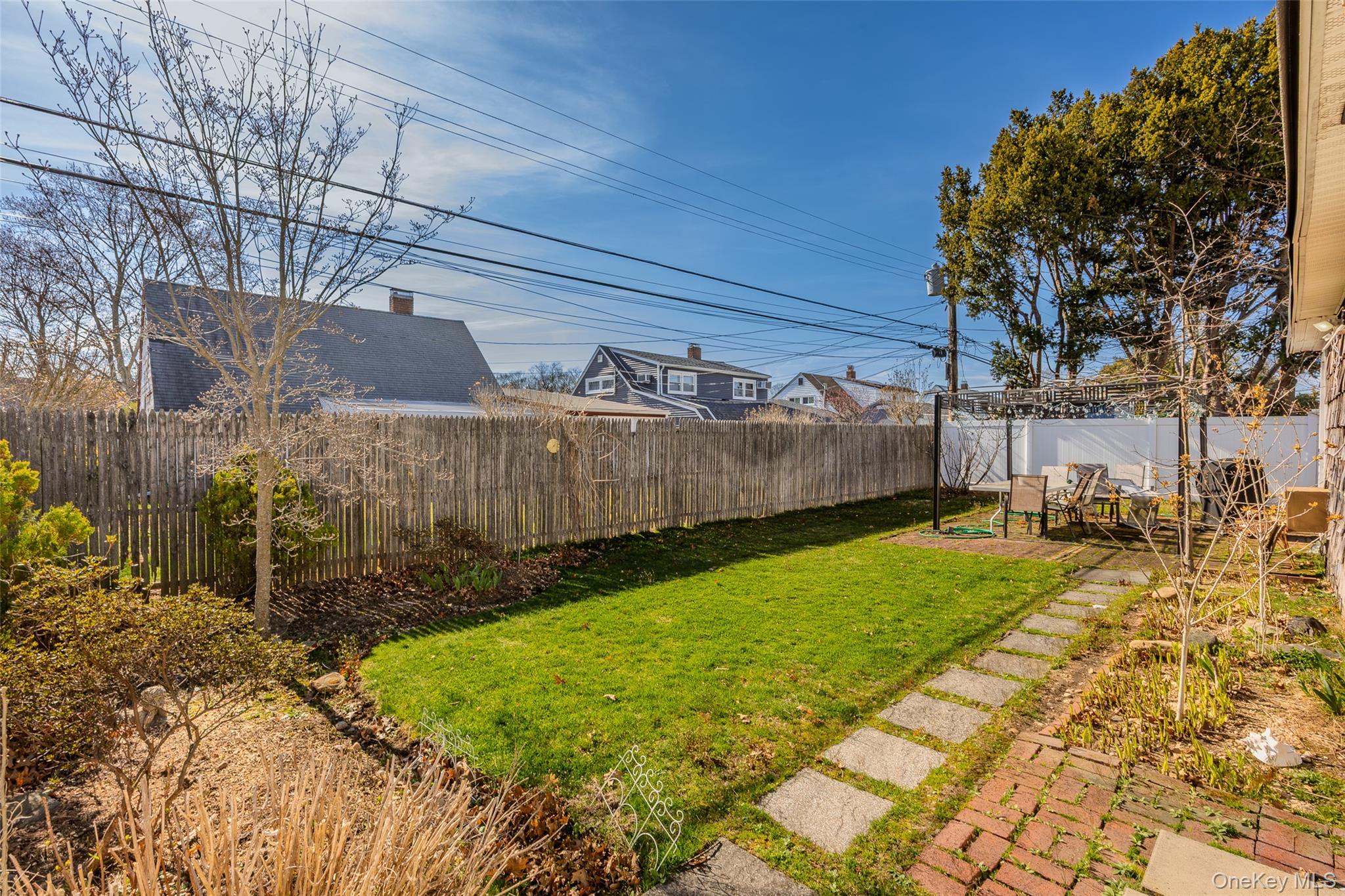 Single Family Link  Nassau County, NY 11801, MLS-981127-32