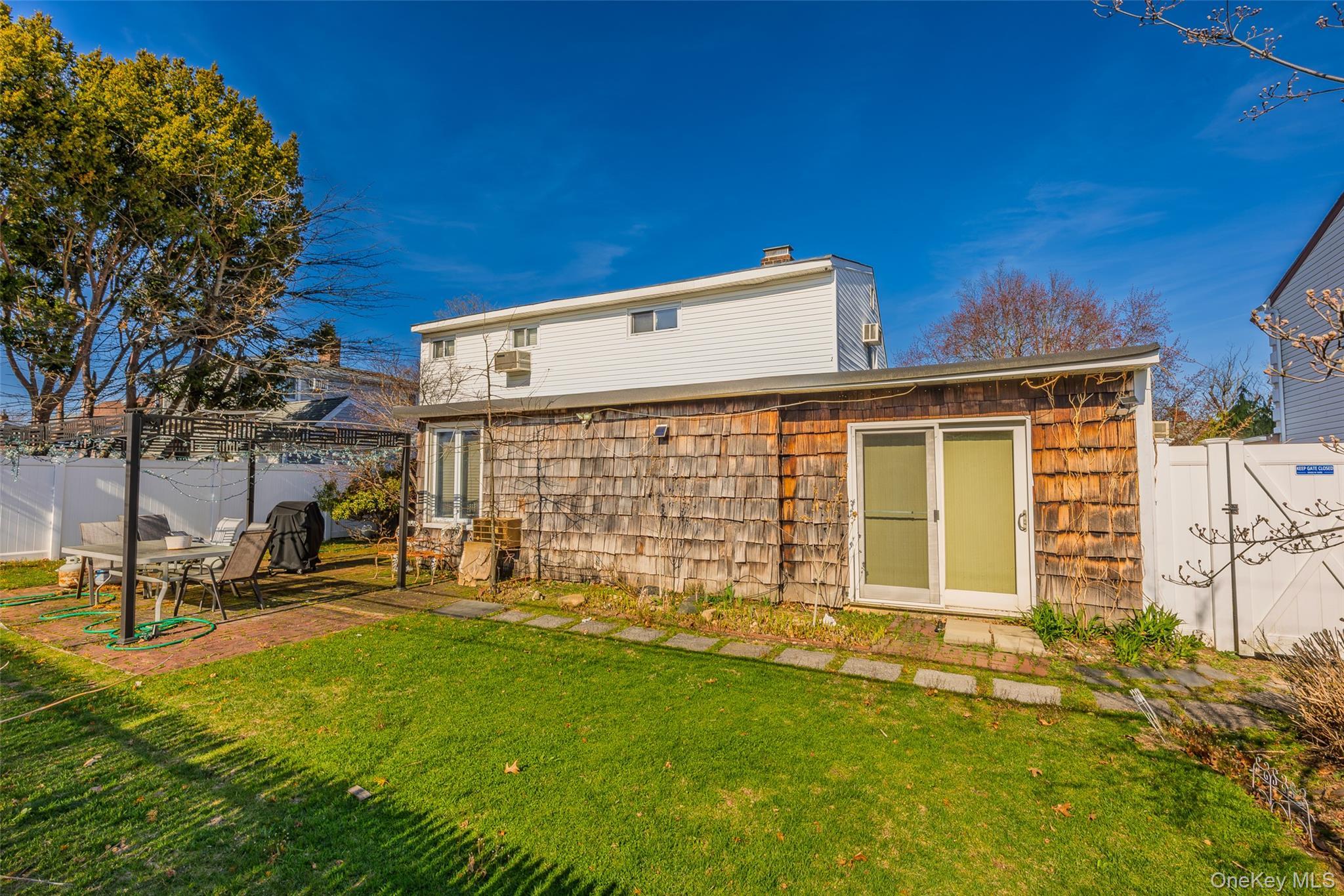 Single Family Link  Nassau County, NY 11801, MLS-981127-33