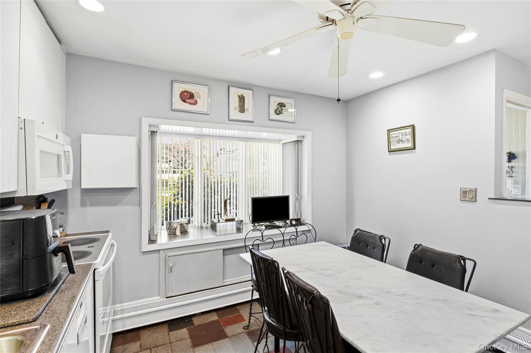 Single Family Link  Nassau County, NY 11801, MLS-981127-7