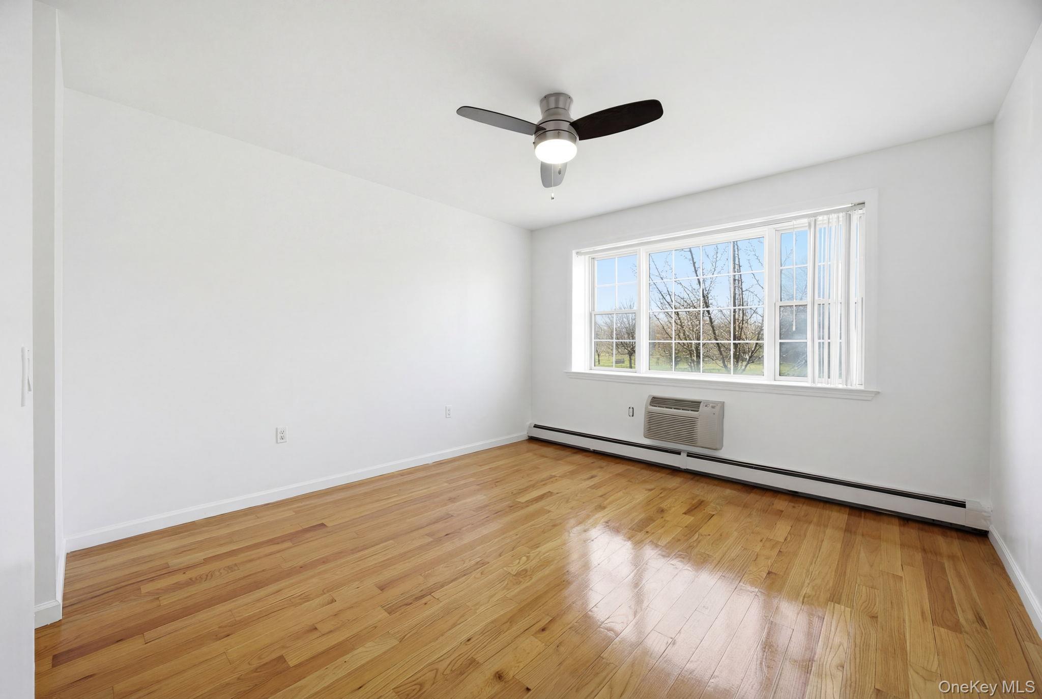 Condo Magnolia Queens, NY 11417, MLS-981131-11
