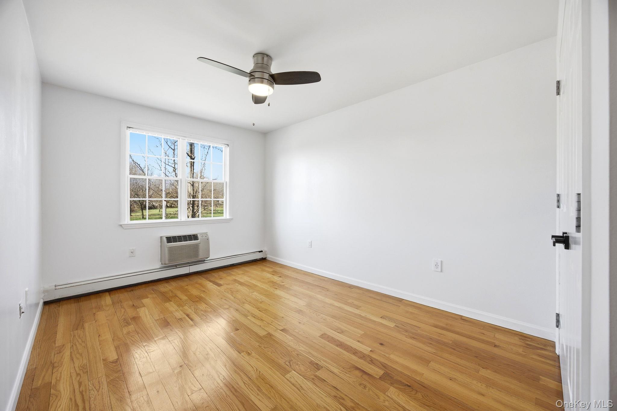 Condo Magnolia Queens, NY 11417, MLS-981131-15