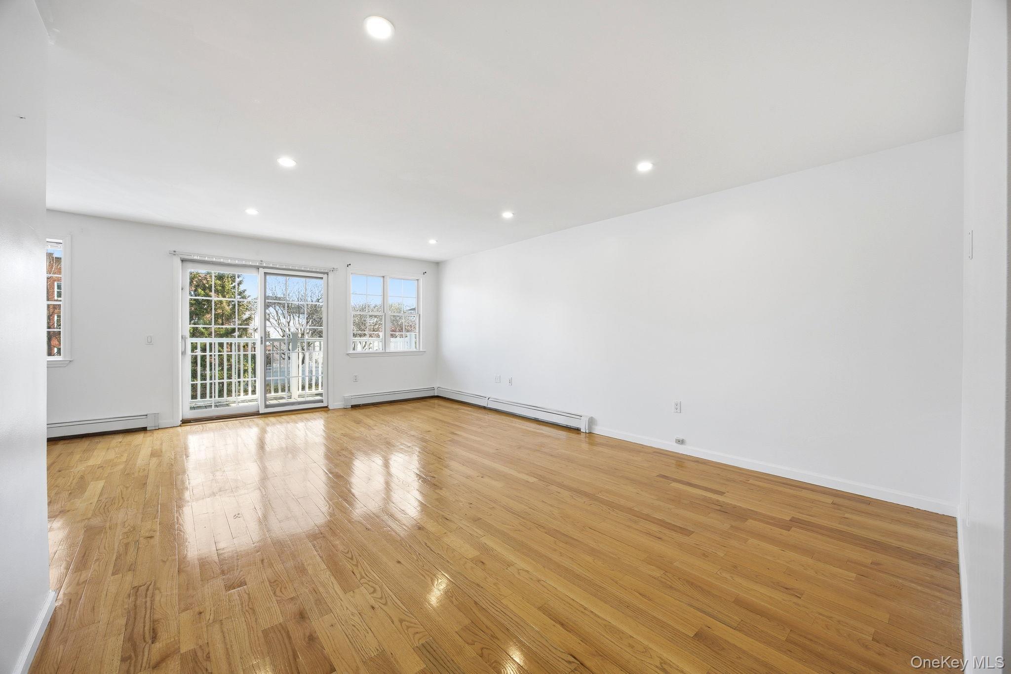 Condo Magnolia Queens, NY 11417, MLS-981131-5