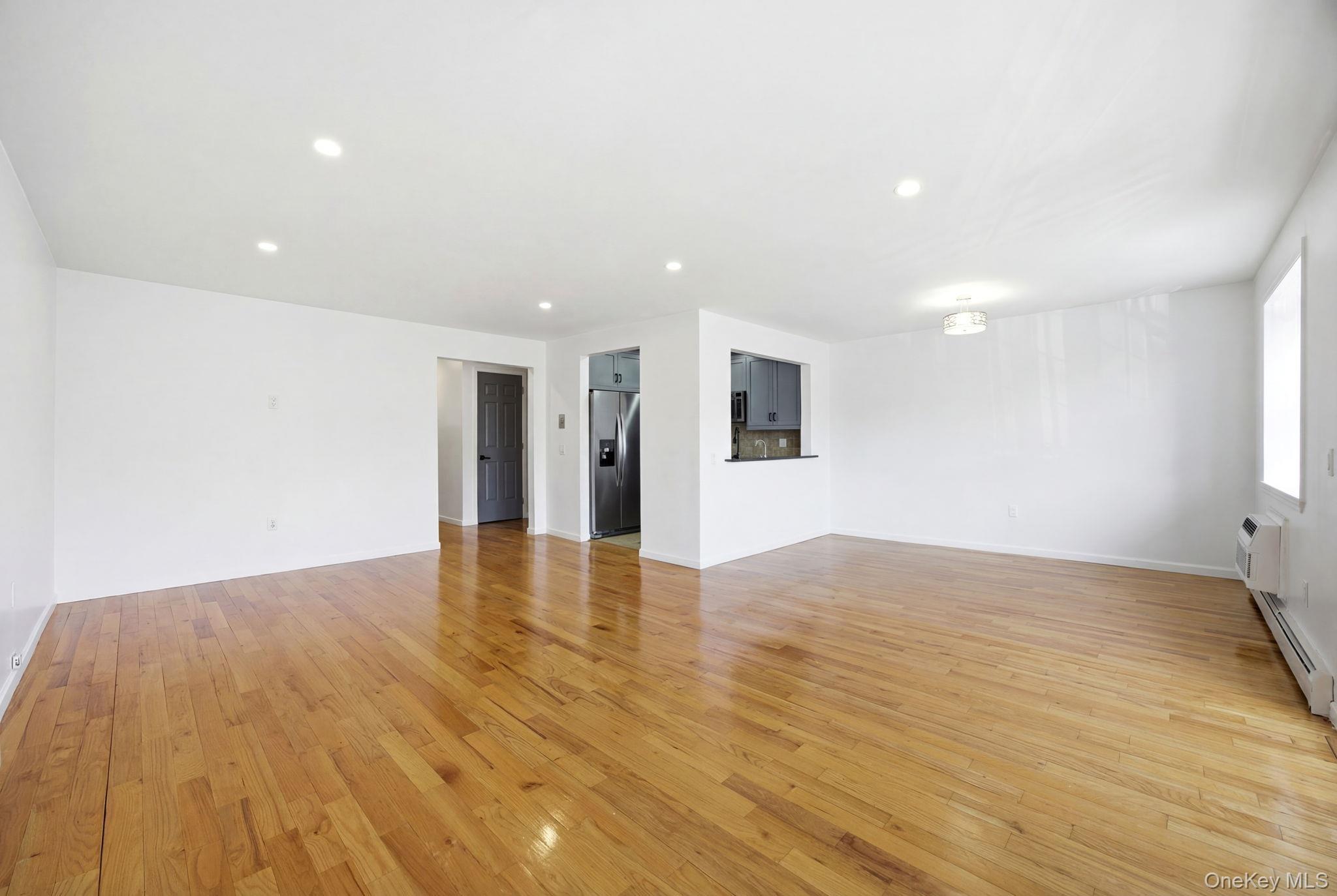 Condo Magnolia Queens, NY 11417, MLS-981131-6