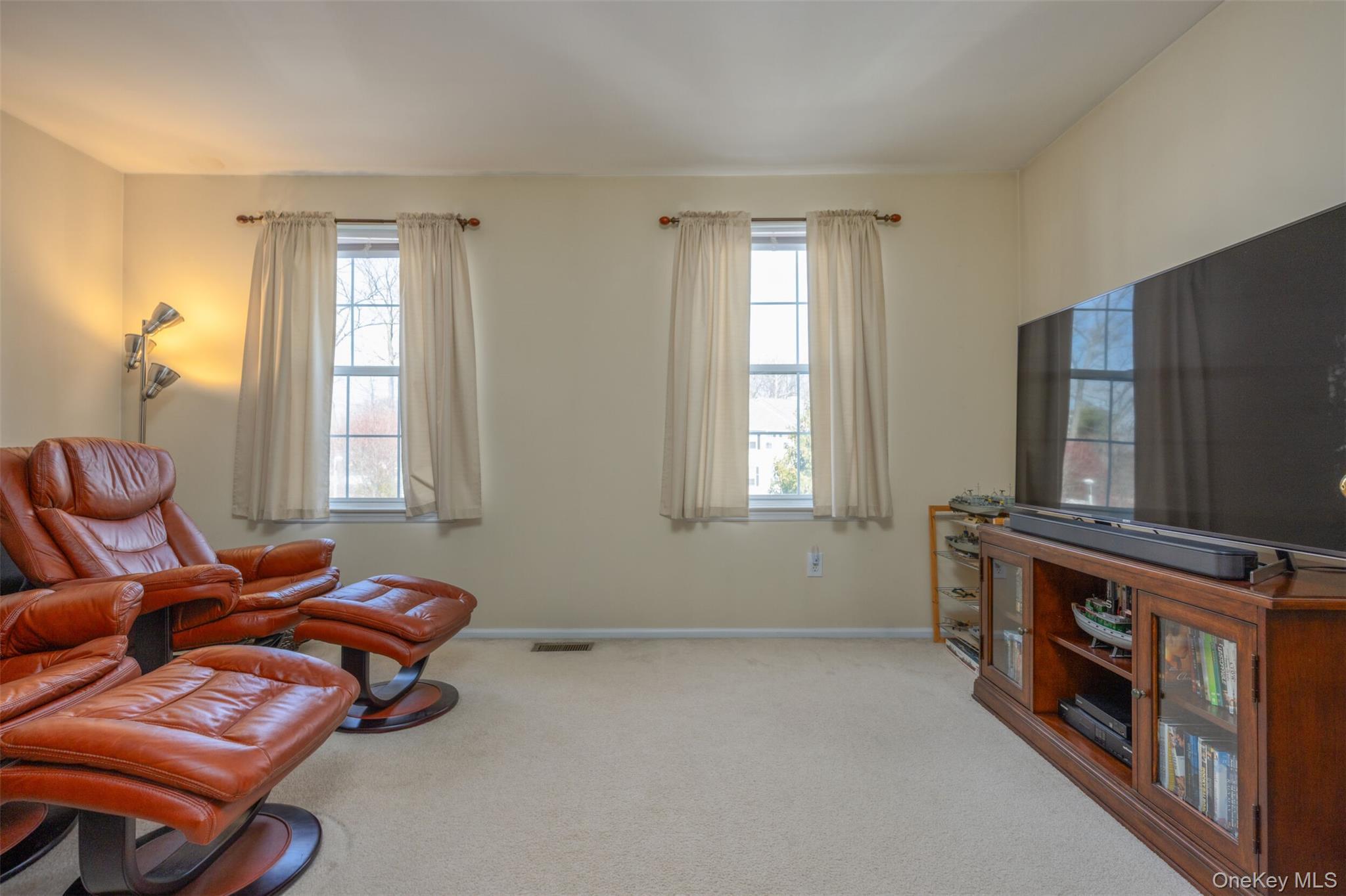 Condo Cragmere  Rockland County, NY 10954, MLS-981141-17