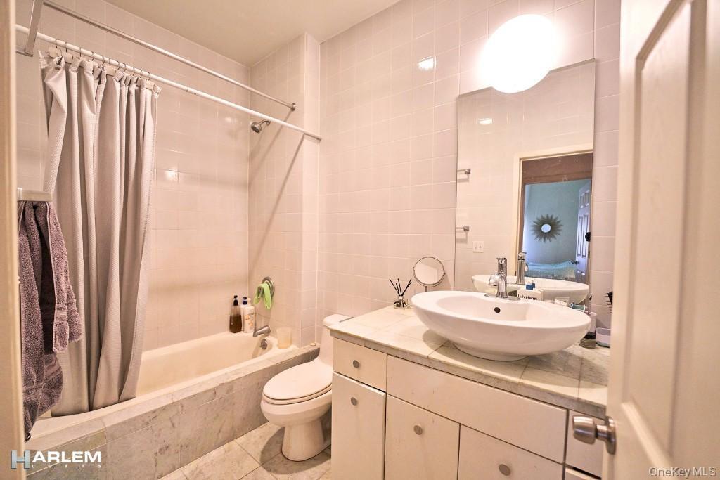 Single Family W 162nd  Manhattan, NY 10032, MLS-981159-11
