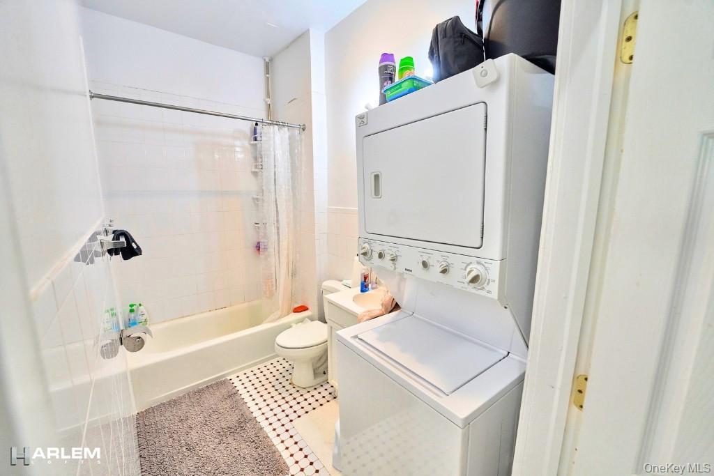 Single Family W 162nd  Manhattan, NY 10032, MLS-981159-19