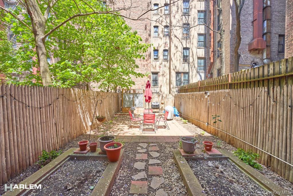 Single Family W 162nd  Manhattan, NY 10032, MLS-981159-20