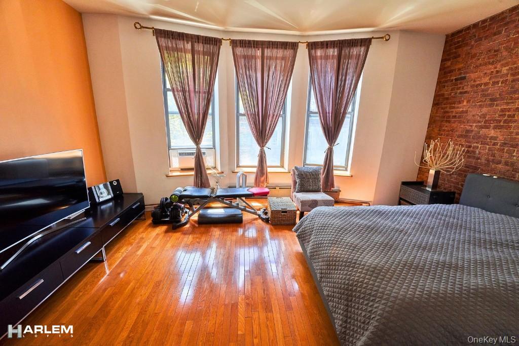 Single Family W 162nd  Manhattan, NY 10032, MLS-981159-9