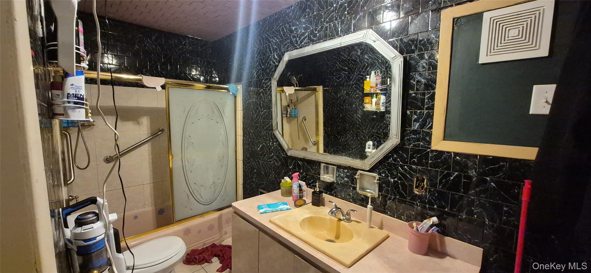 Single Family Ferndale  Suffolk County, NY 11722, MLS-981168-8