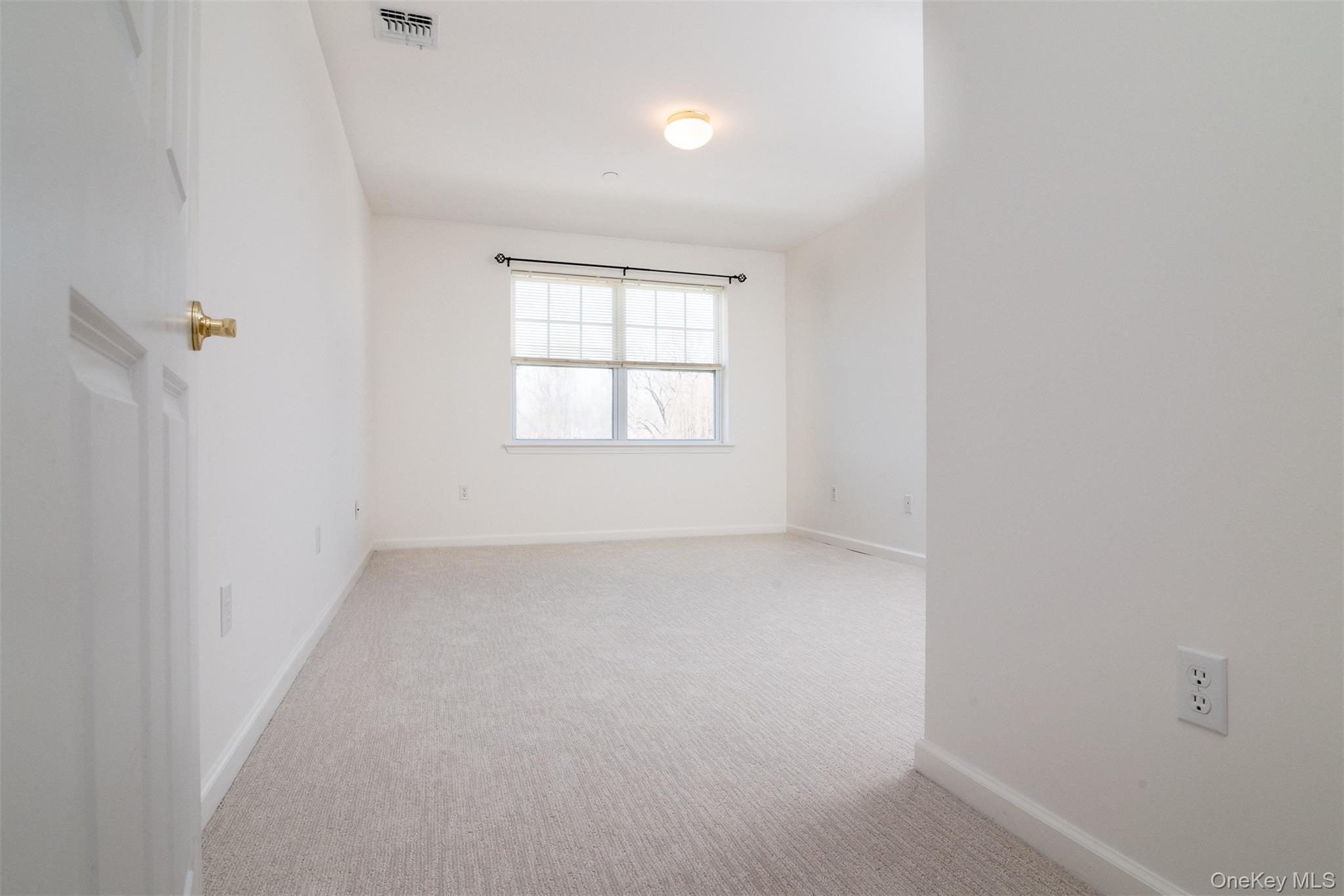 Condo Woodcrest Westchester County, NY 10549, MLS-981169-14