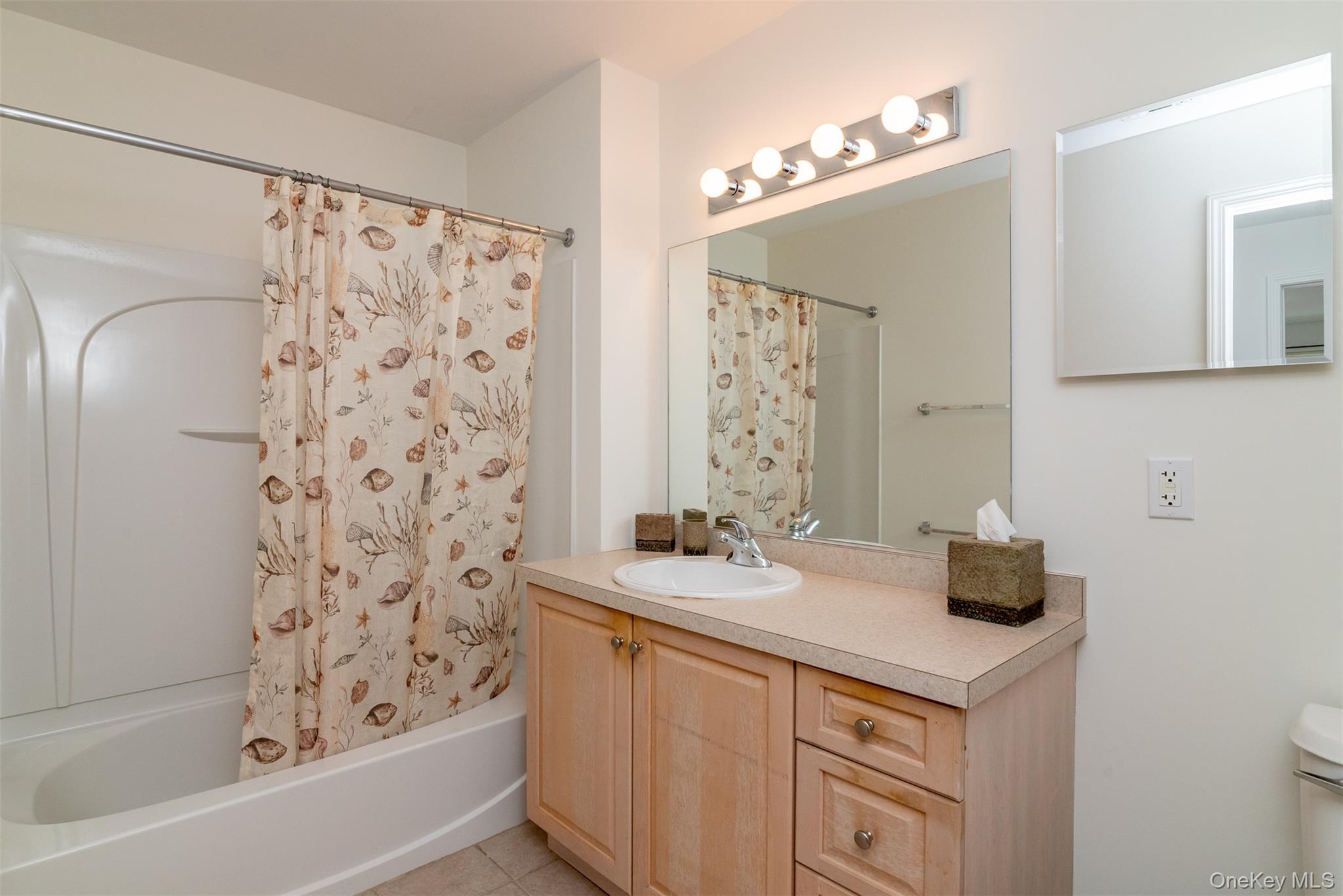 Condo Woodcrest Westchester County, NY 10549, MLS-981169-17