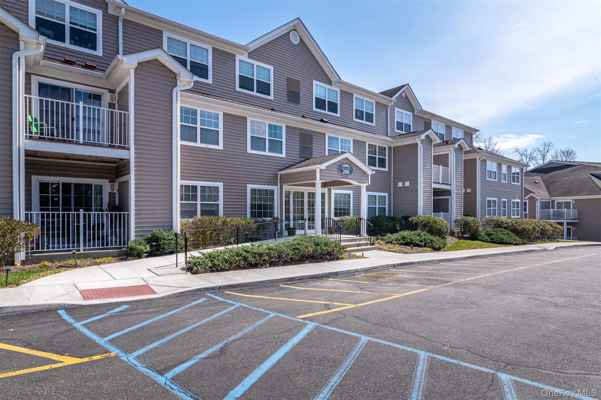 Condo Woodcrest Westchester County, NY 10549, MLS-981169-19