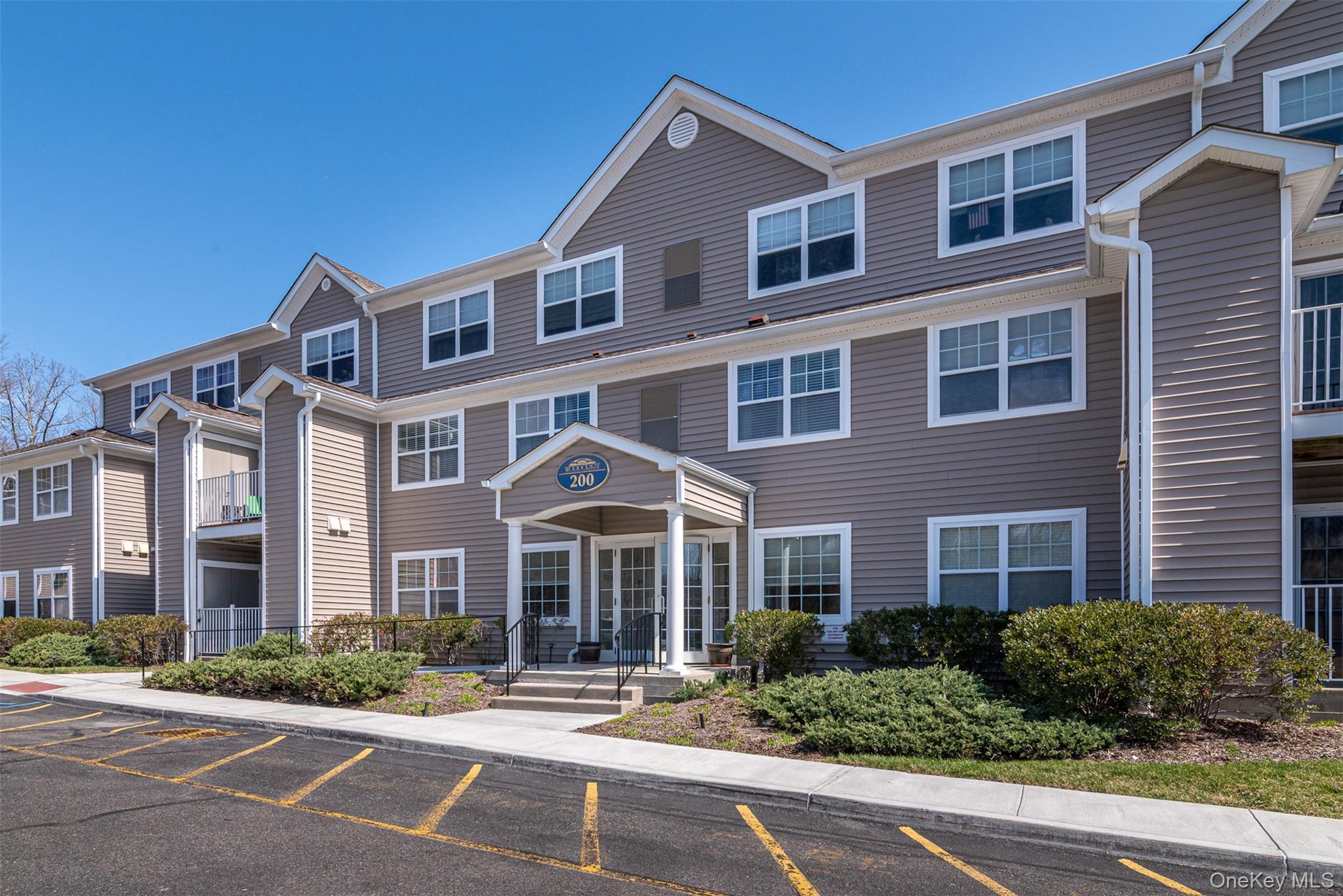 Condo Woodcrest Westchester County, NY 10549, MLS-981169-2