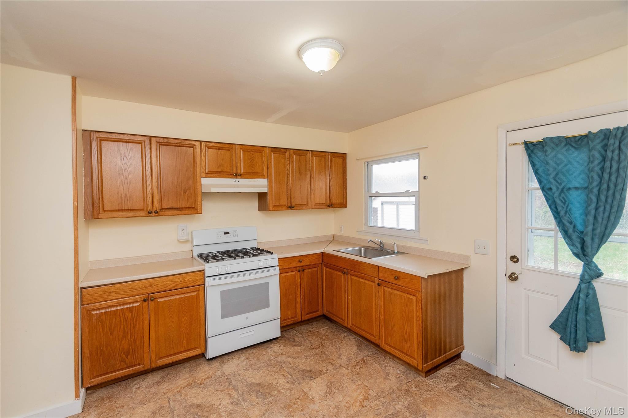 Single Family Lafayette  Orange County, NY 12553, MLS-981186-7