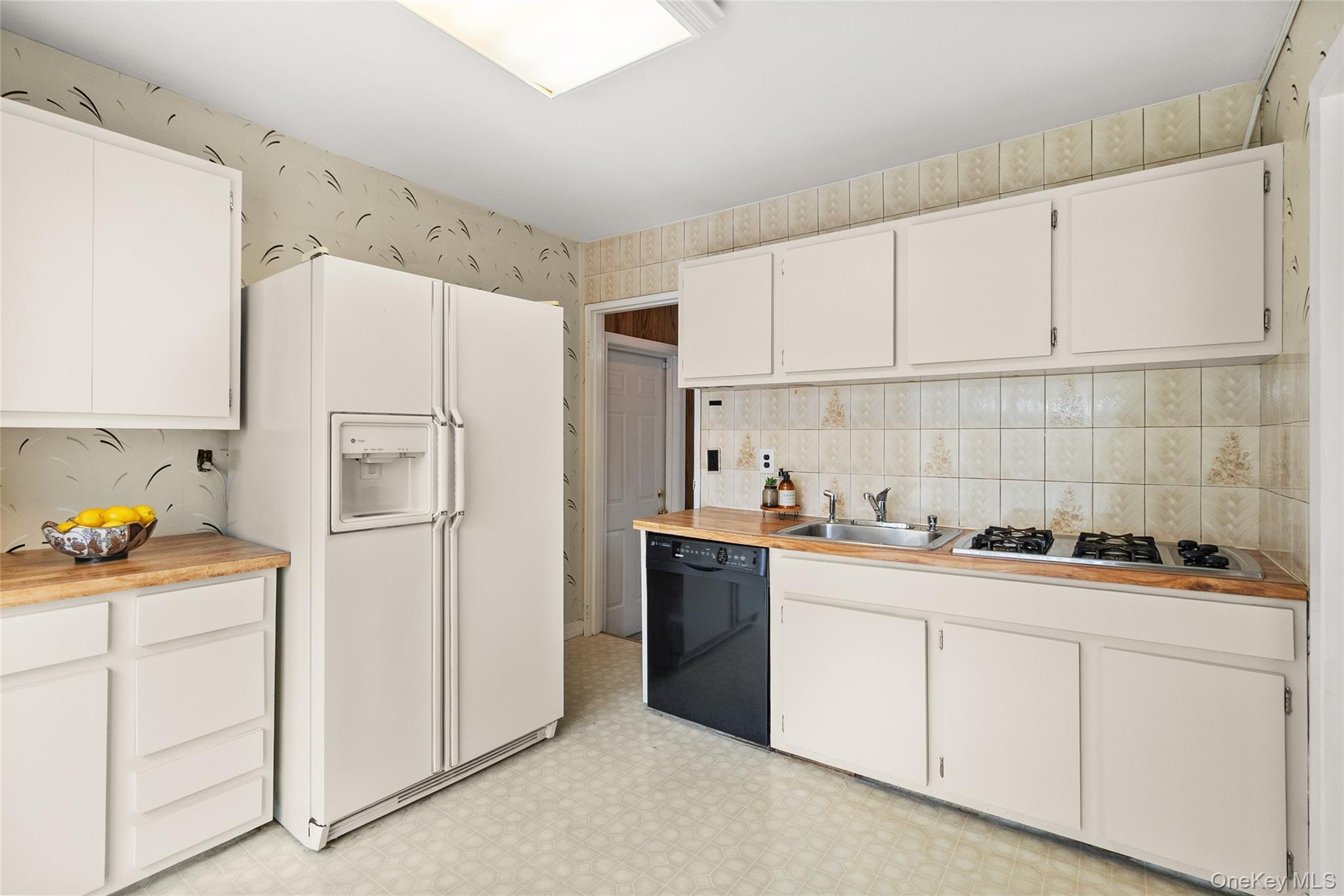 Single Family Amsterdam  Suffolk County, NY 11787, MLS-981194-8
