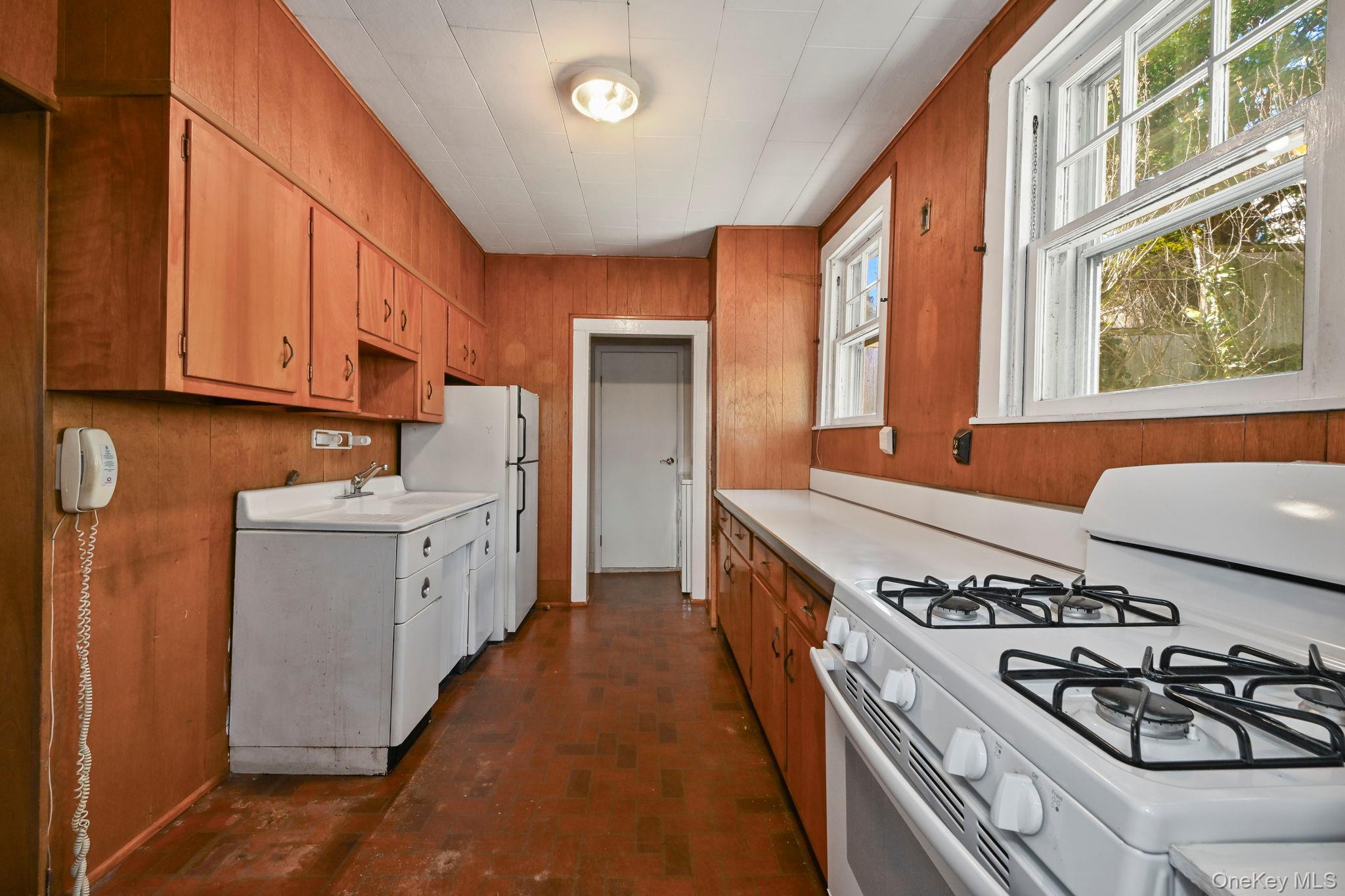 Single Family Sherwood Westchester County, NY 10538, MLS-981217-10