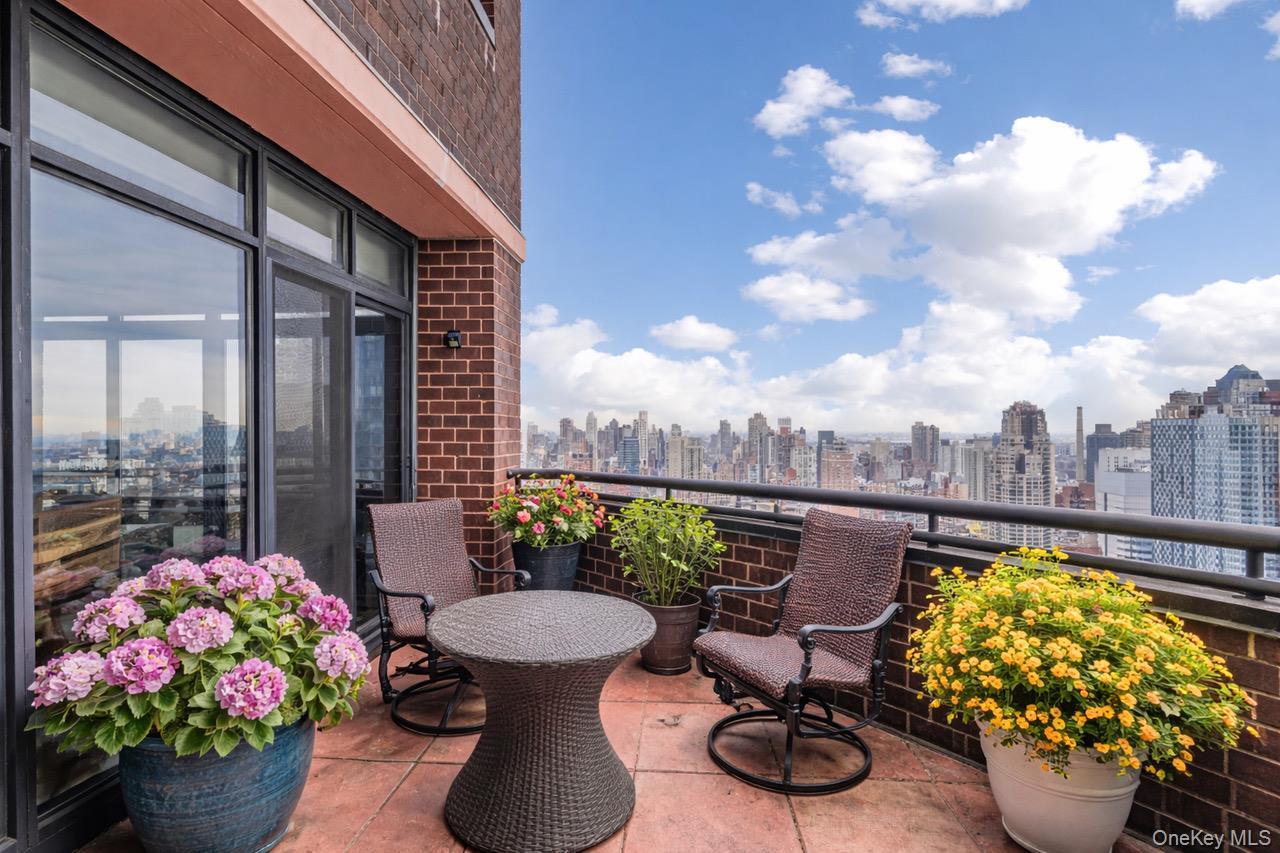 Condo 65th  Manhattan, NY 10065, MLS-981224-7