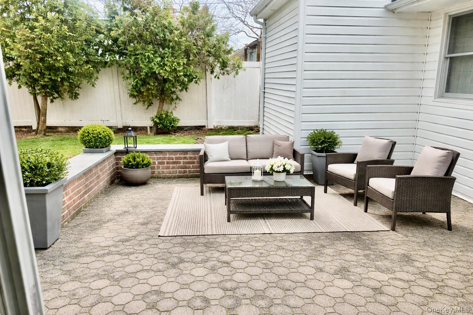 Single Family Laurel Hill  Nassau County, NY 11581, MLS-981236-4