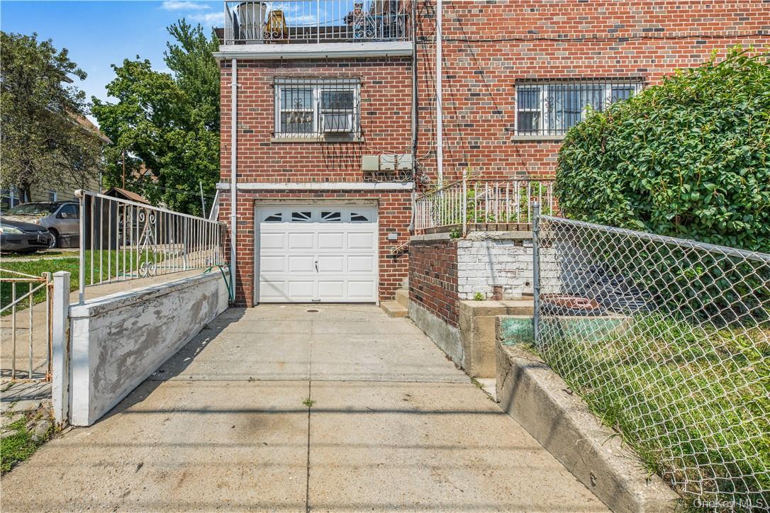 Single Family E 233rd Bronx, NY 10466, MLS-981243-10