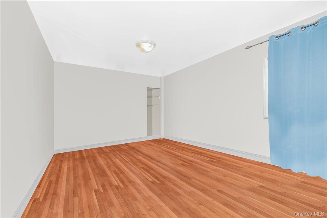 Single Family E 233rd Bronx, NY 10466, MLS-981243-12