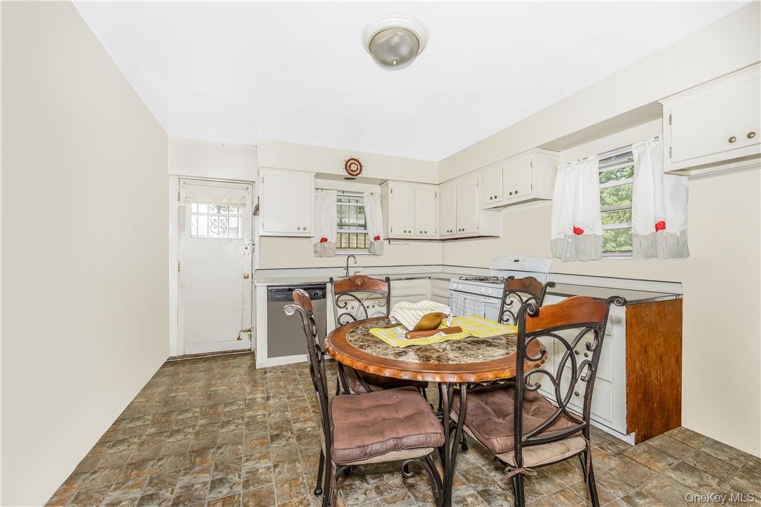 Single Family E 233rd Bronx, NY 10466, MLS-981243-13