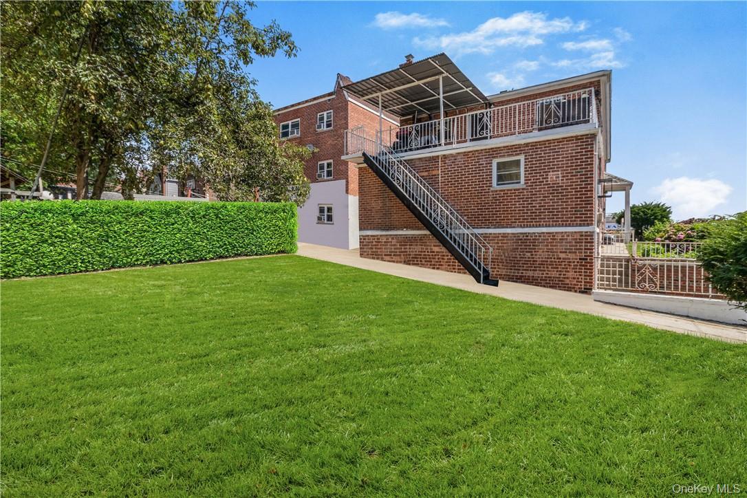 Single Family E 233rd Bronx, NY 10466, MLS-981243-19