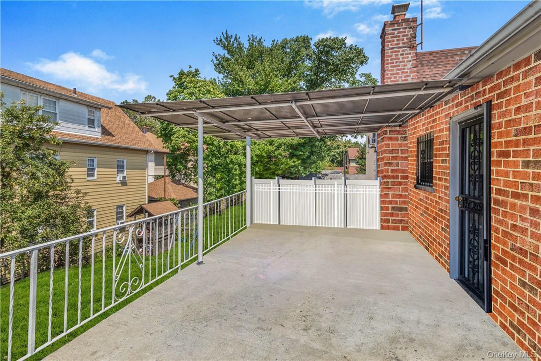 Single Family E 233rd Bronx, NY 10466, MLS-981243-23
