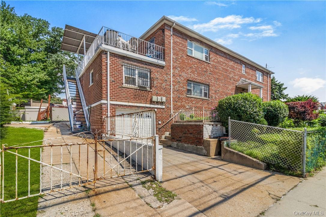 Single Family E 233rd Bronx, NY 10466, MLS-981243-26